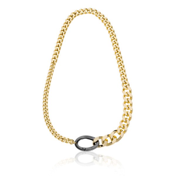 Collana in catena grumetta diamantata con bagno in oro e chi usura a moschettone in bronzo con bagno in rutenio nero. Mis ura 43,00 cm. Unoaerre rivisita in chiave contemporanea l'am - 2356