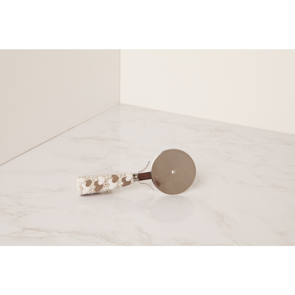 Tagliapizza decoro cuori - 23037/fiocco