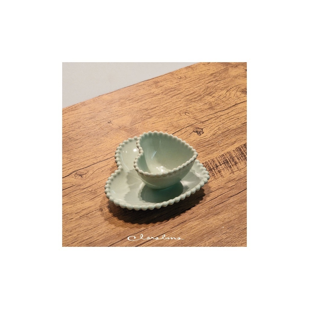 Set 2 piattini con colori combinabili composti da ciotolina a forma cuore e piattino - bis1