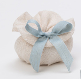 Puff lino con fiocco celeste 10x6 - 091890+3