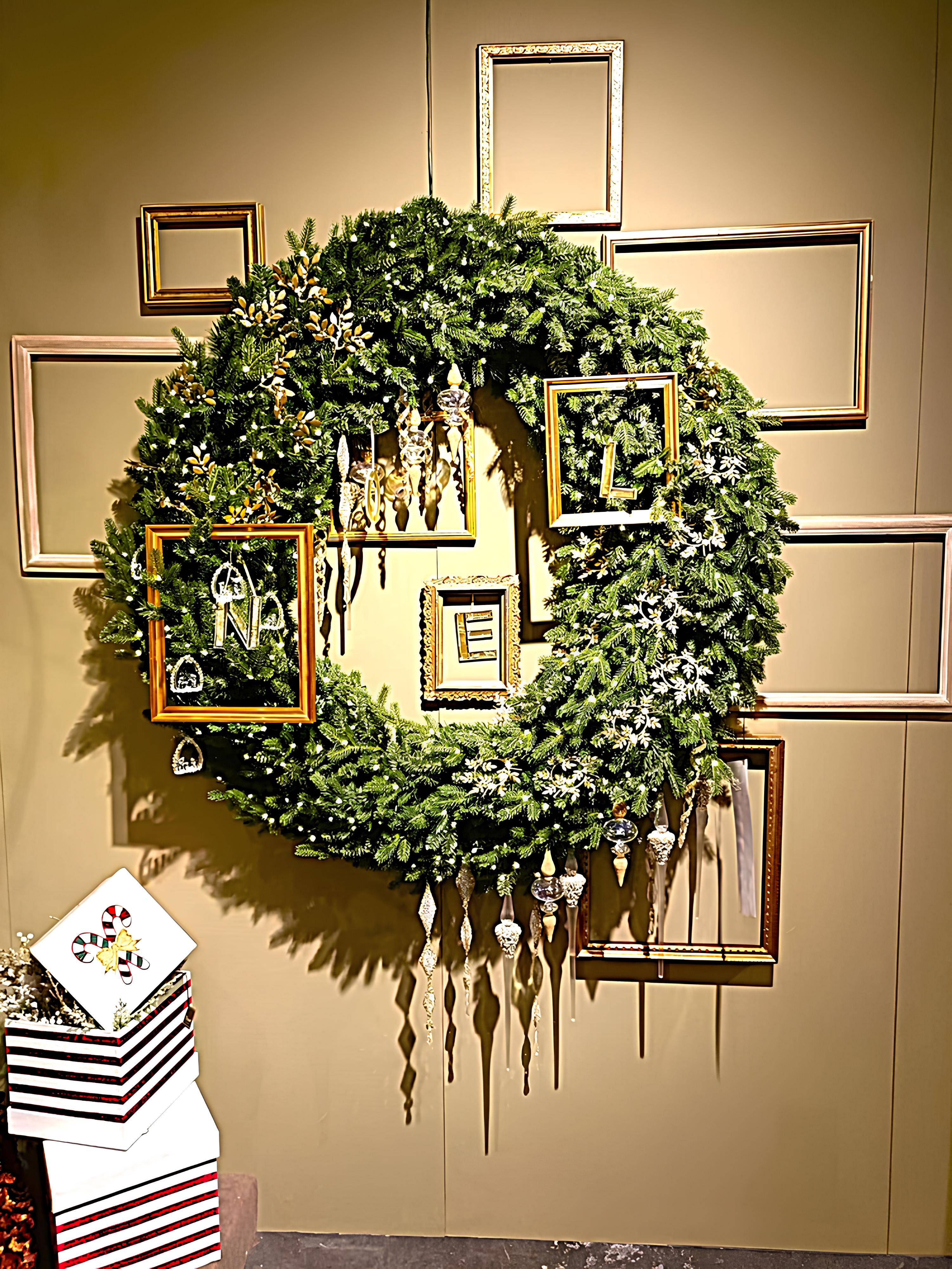 Corona abete maxi cm150 (1620 tips) con 400 microled otto fununzioni con telecomando - b8048