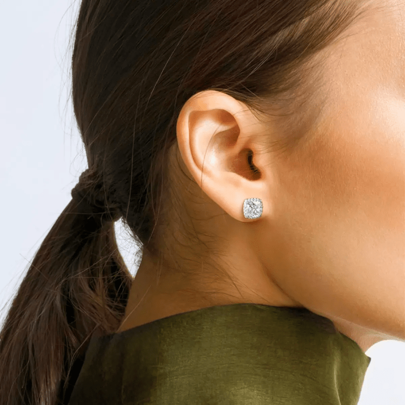 Orecchini Lady con Zircone Bianco Taglio Radiant - equabbbz Orecchini Lady con Zircone Bianco Taglio Radiant - equabbbz