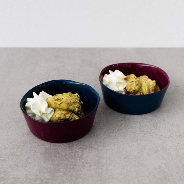 Set 2 coppette in vetro. Diametro 13 cm.Colore Borgogna e Navy. - wd740bo