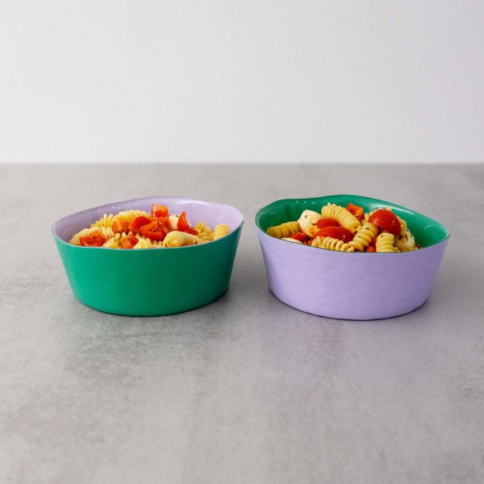 Set 2 ciotole in vetro. Diametro 16 cm.Colore Lilla e Verde. - wd741li