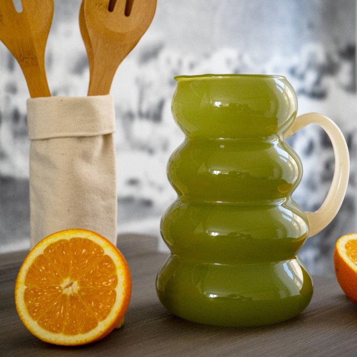 Brocca in vetro. Capacità 1,5 L. Colore verde. - wd783v