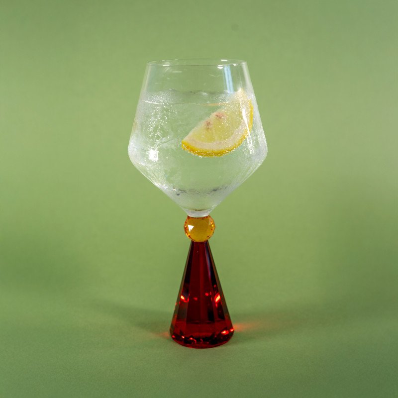 Calice per gin tonic in vetro con base effetto diamante. Colore rosso. - wd902r